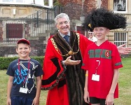 Vlad and Marat with the Lord Mayor (2)